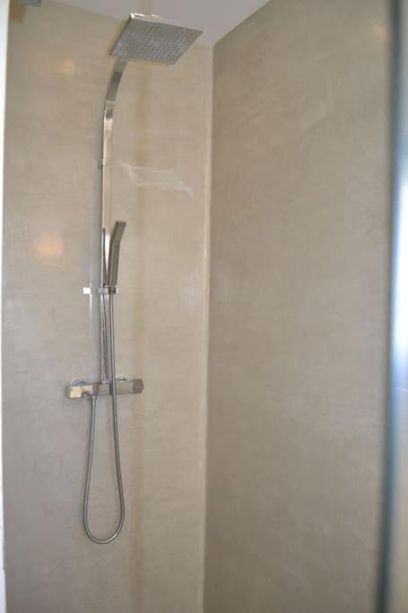 Joli Appartement Au Calme Entre Nimes Et Avignon Meynes ภายนอก รูปภาพ